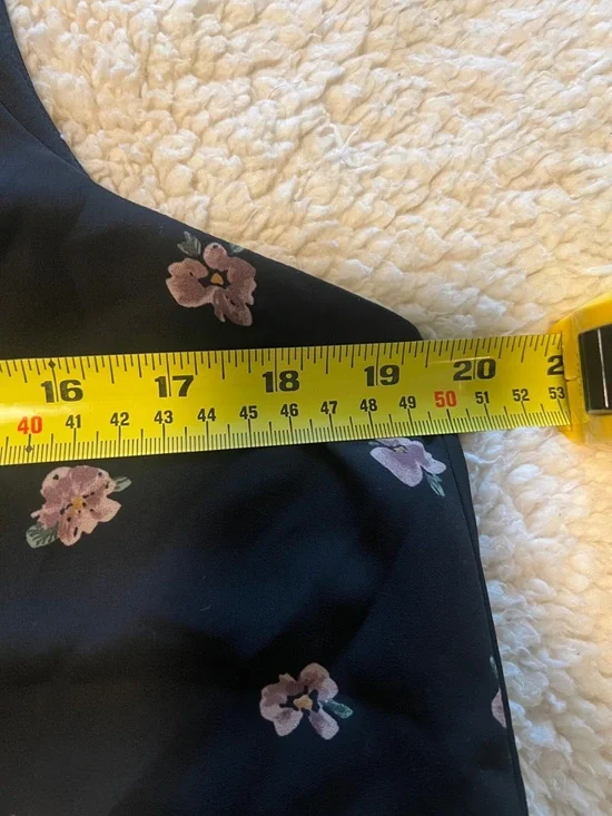 Reitmans R Essentials Black Floral Tank - Picture 7 of 11